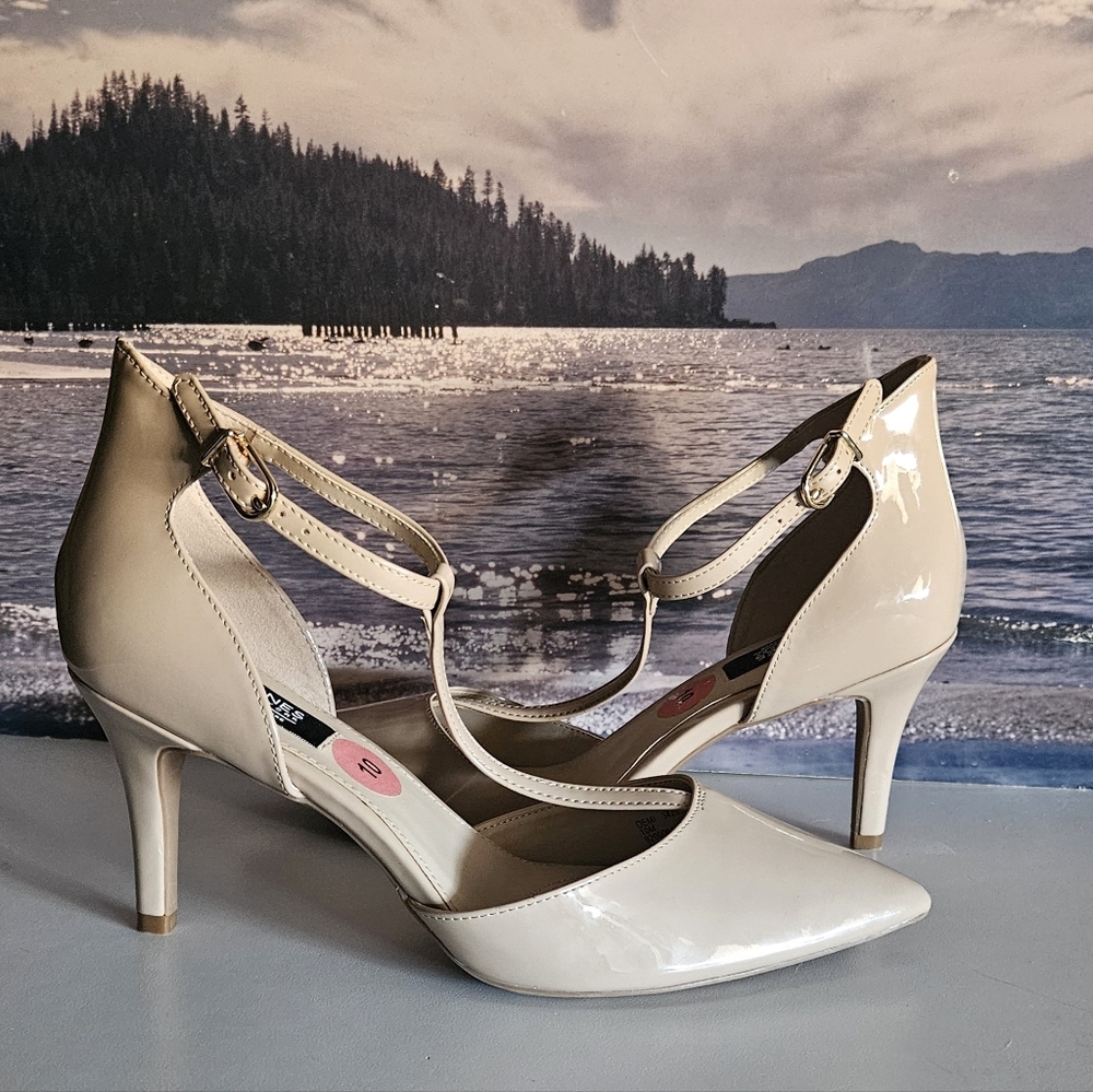 NWOT Jones New York Signature Nude Heels